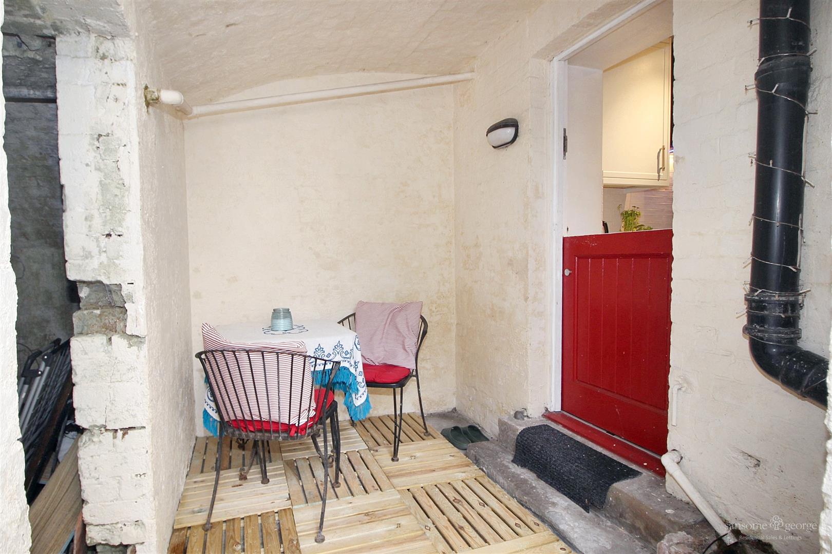 1 bed property in Bath Road, Reading